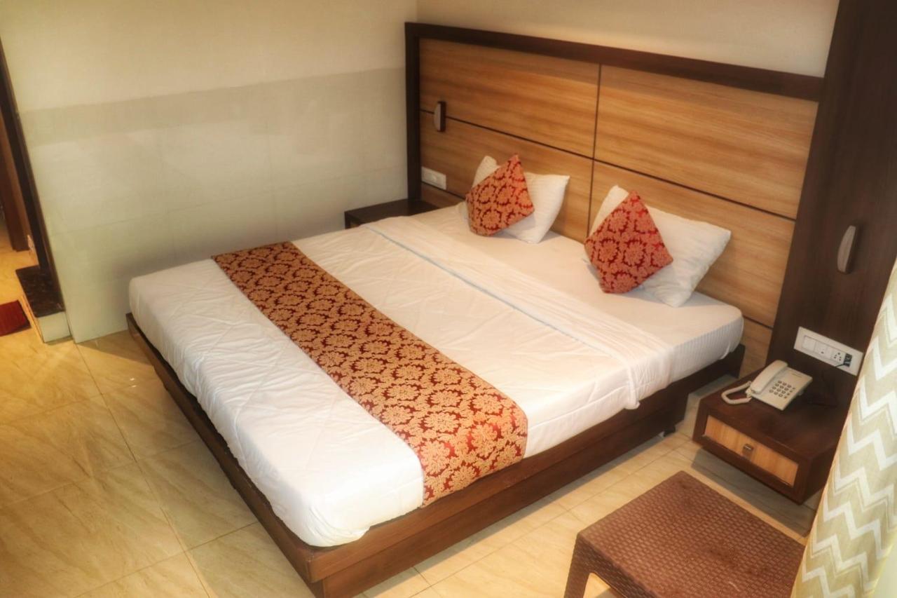 Hotel Mourya Residency Navi Mumbai Luaran gambar